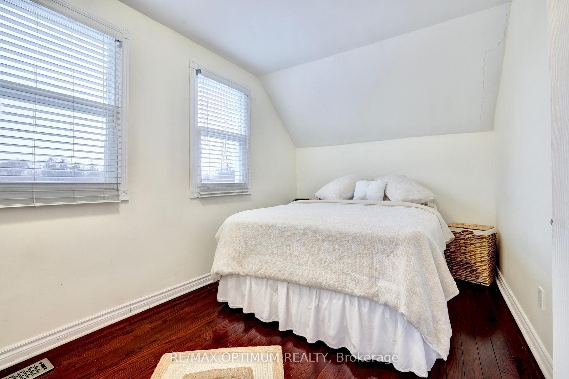 1106 Haig Boulevard photo 16