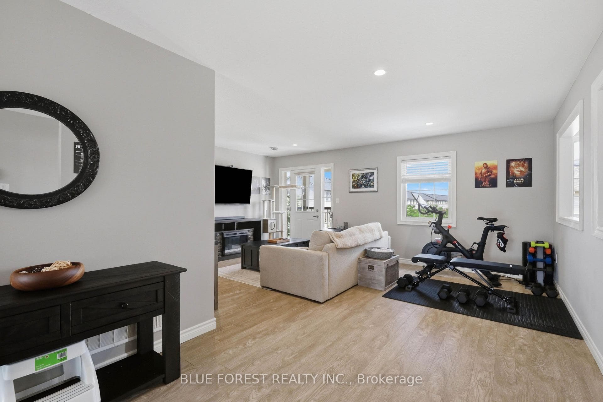 3320 Meadowgate Boulevard Unit 124 photo 9