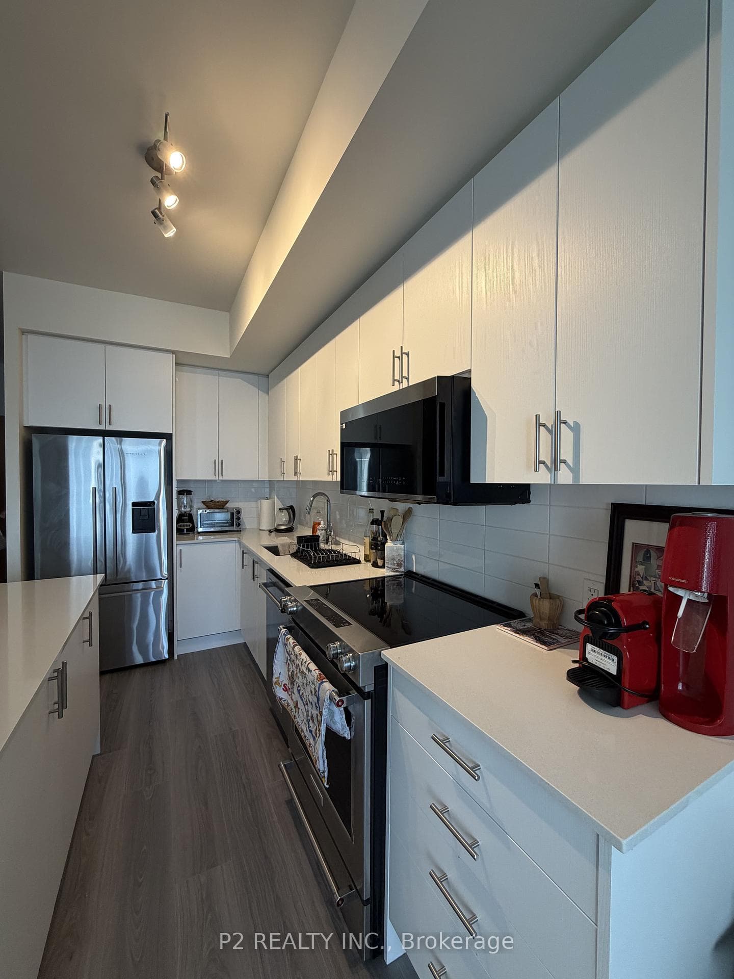 8960 Jane Street Unit 1816 photo 3