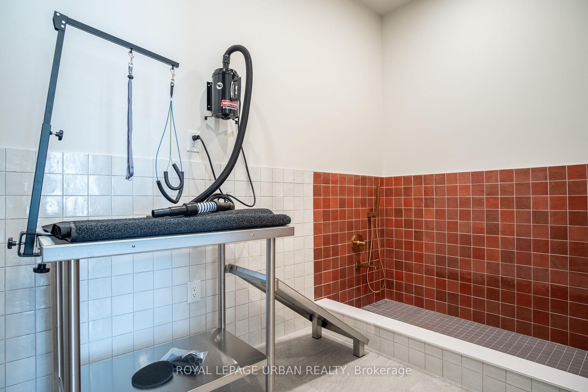 1660 Bloor Street Unit 913 photo 19