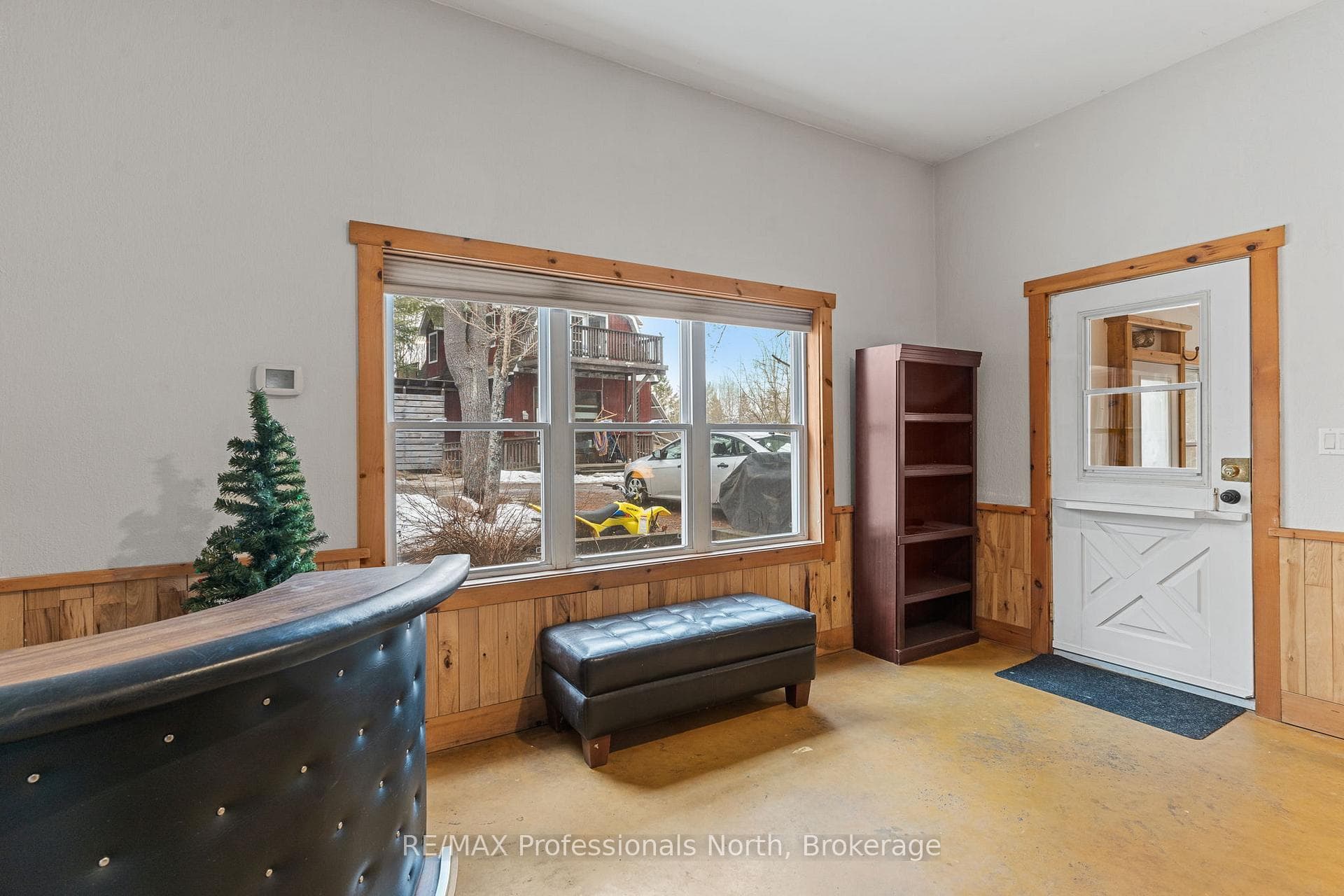 1127 Bobcaygeon Road photo 17