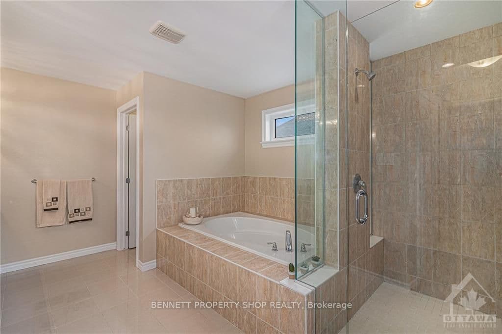 136 GRAINSTONE Way photo 12