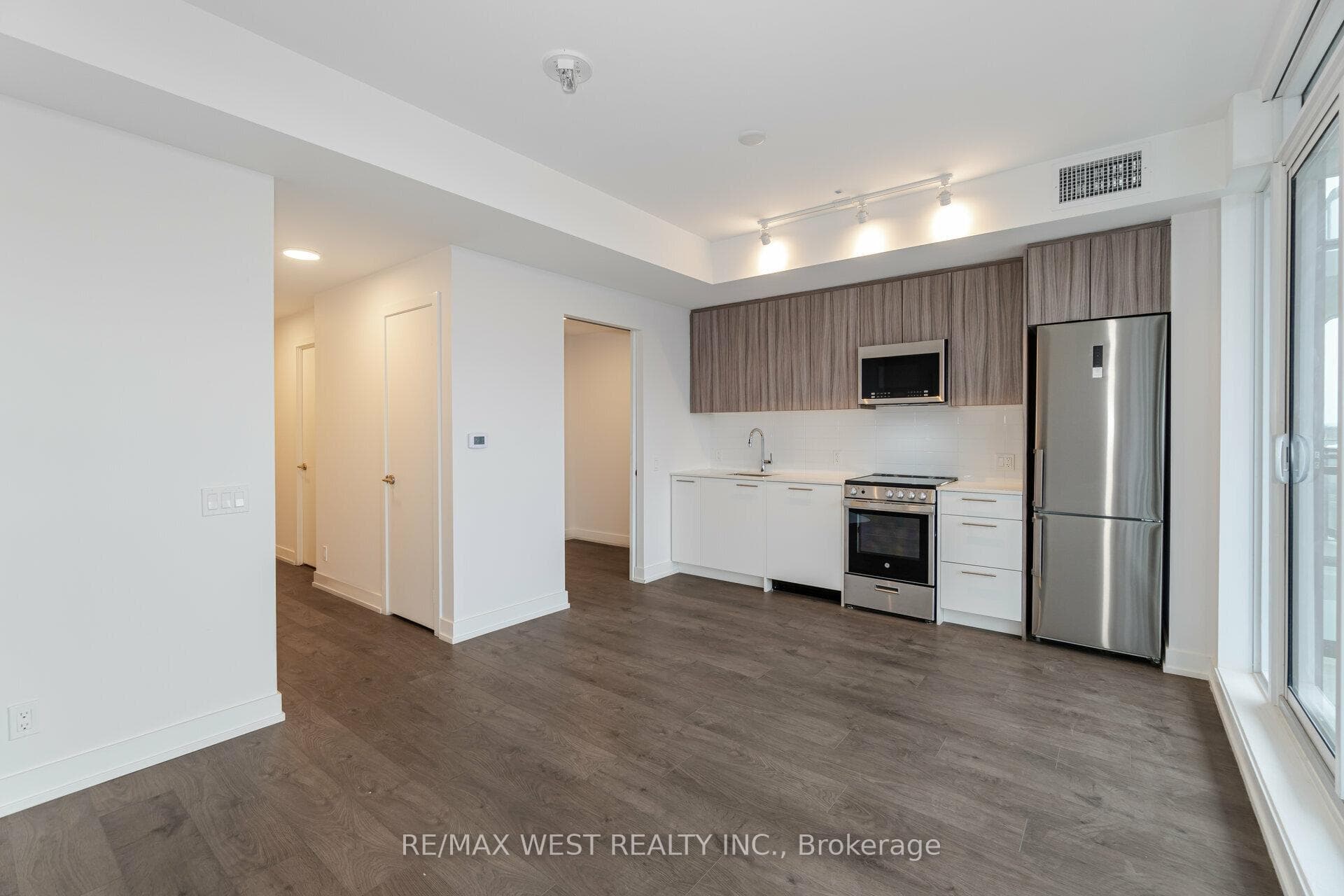 225 Veterans Drive Unit 501 photo 7