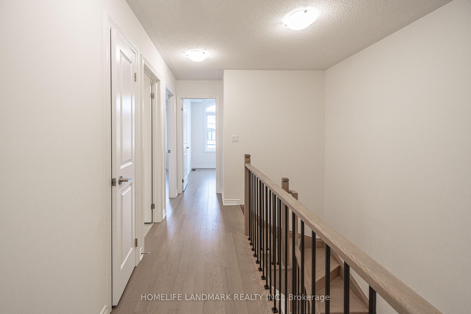 1458 Periwinkle Place photo 2