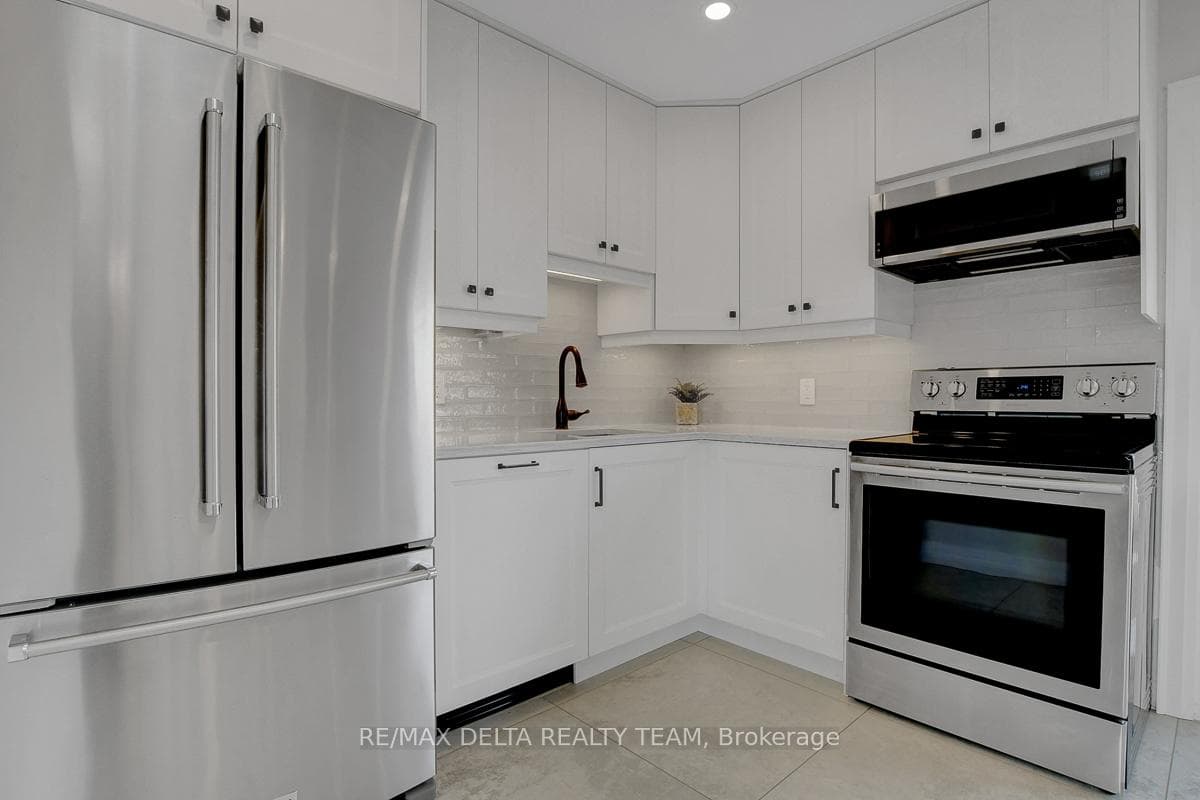 6591 Russell Road photo 12