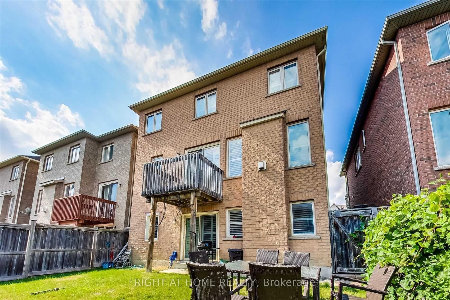 11 Beth Avenue photo 31
