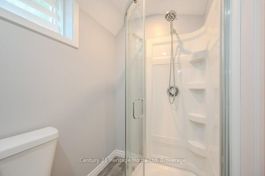 192 Severn Drive photo 34