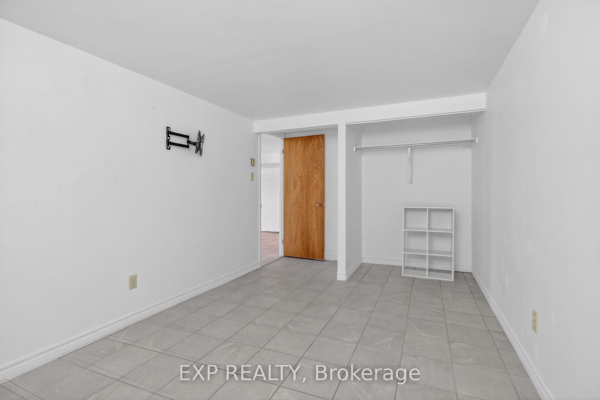 338 William Street photo 42