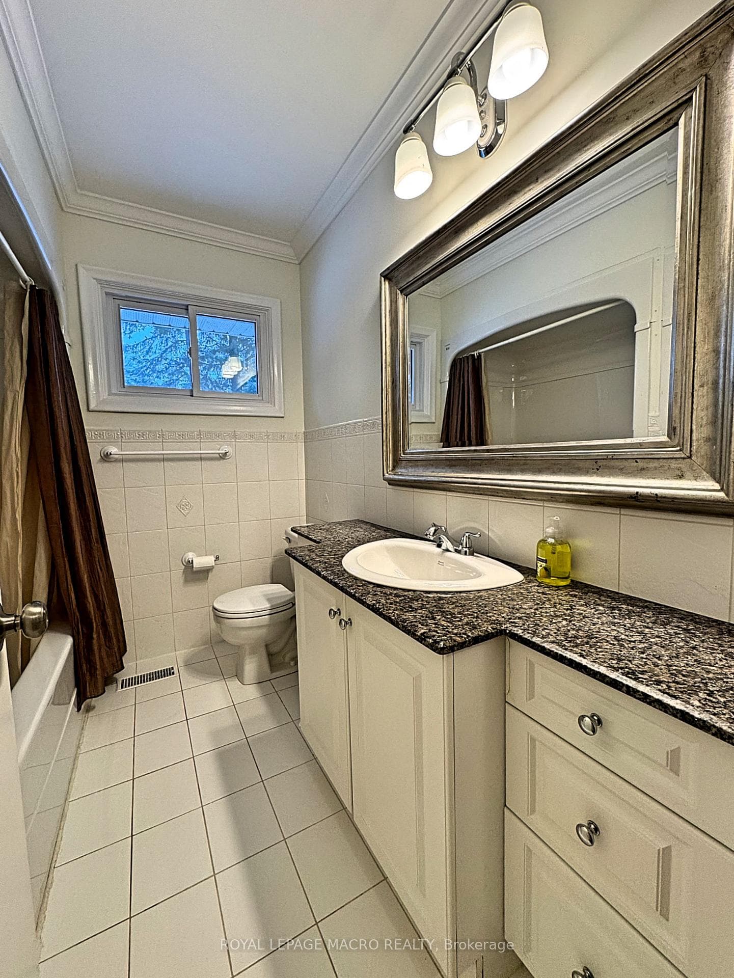 646 Iroquois Avenue photo 16