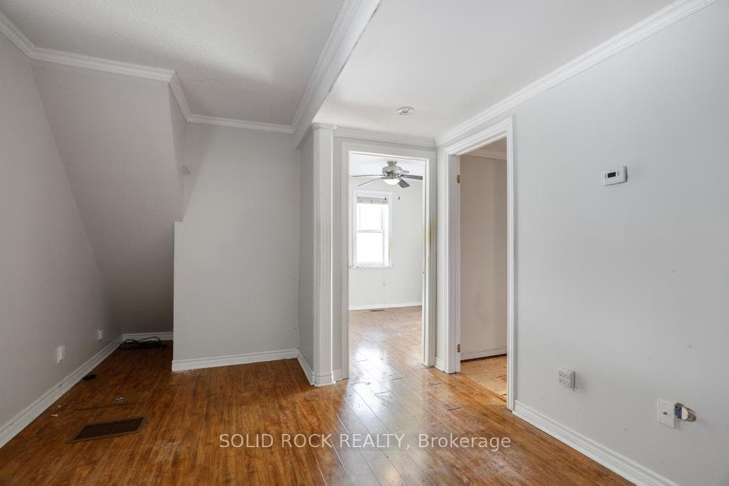 922 Centre Street photo 22
