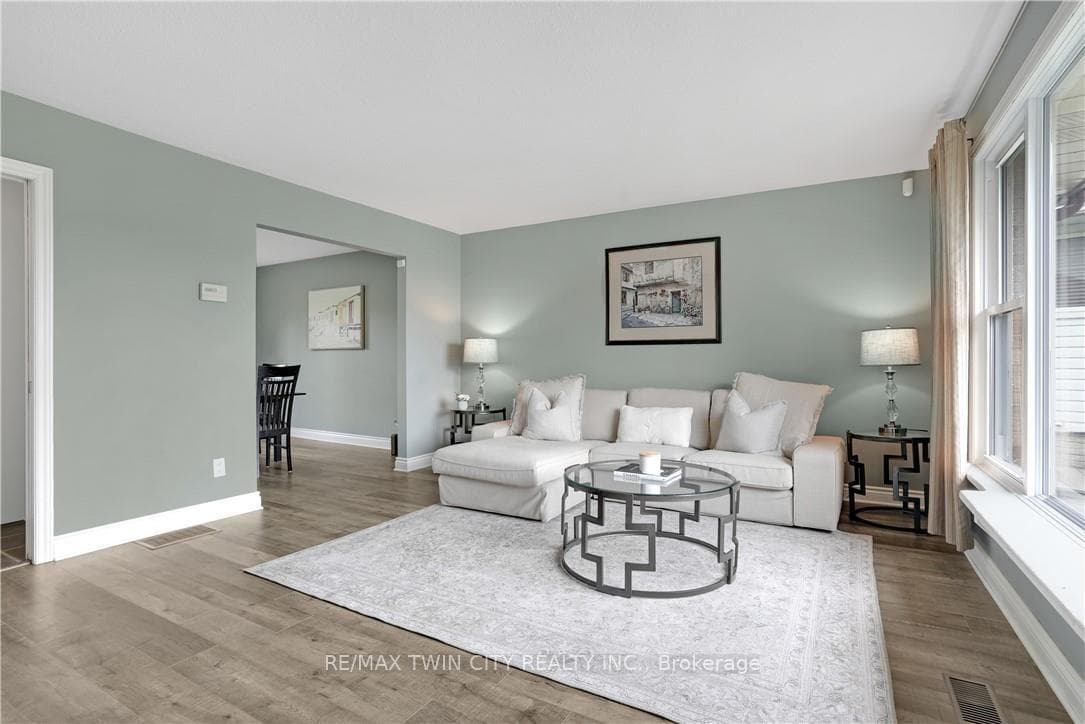 46 Chippewa Avenue photo 5