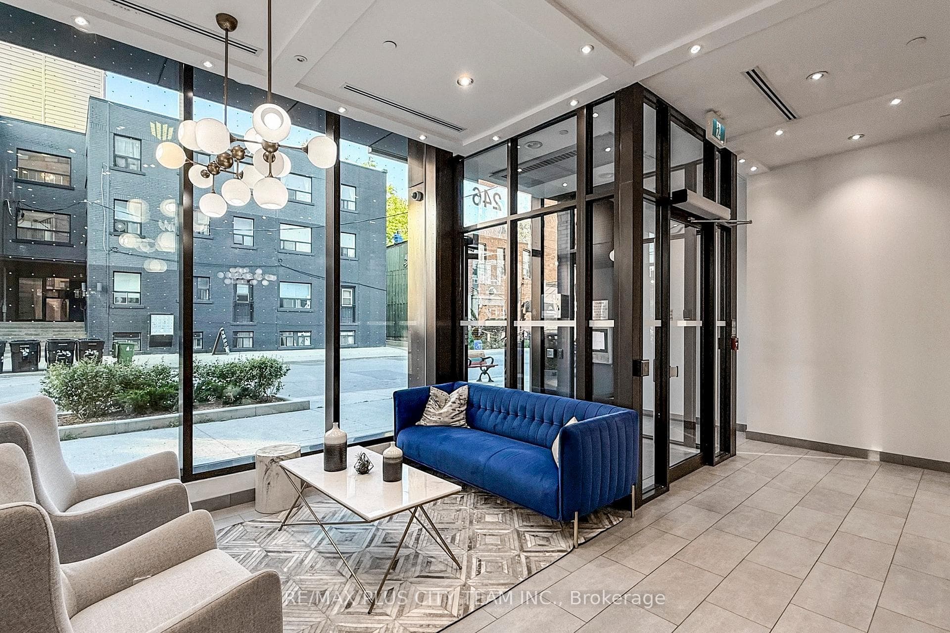 246 Logan Avenue Unit 305 photo 16
