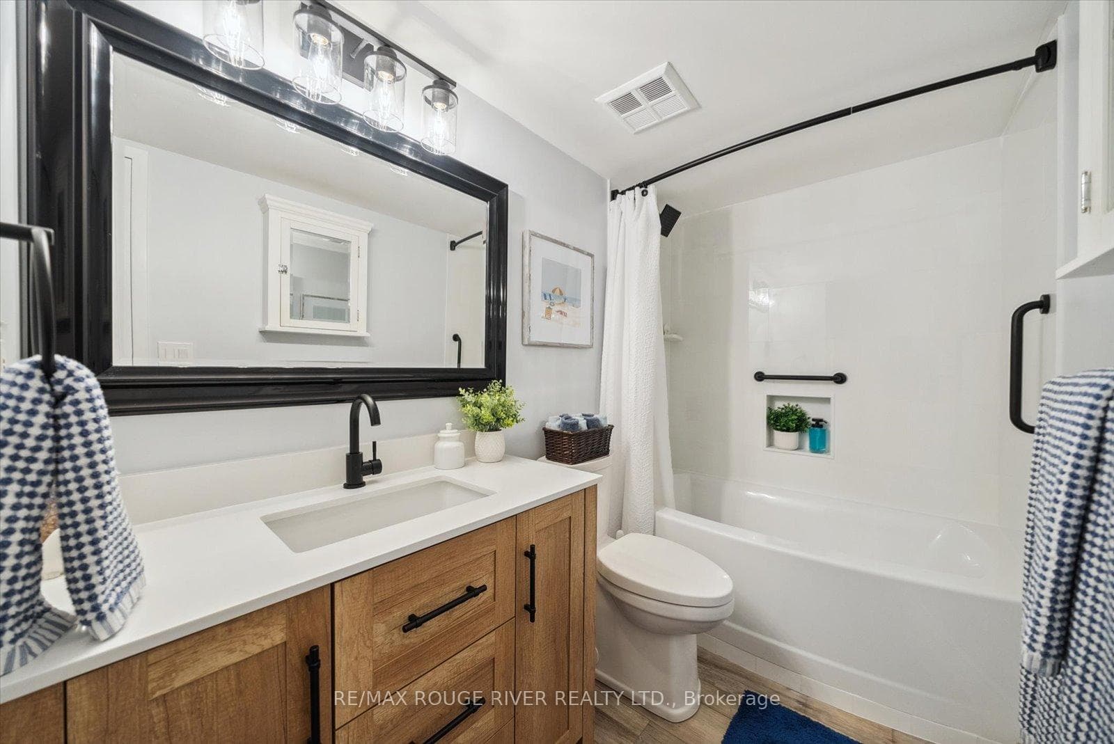 712 Rossland Road Unit 812 photo 17