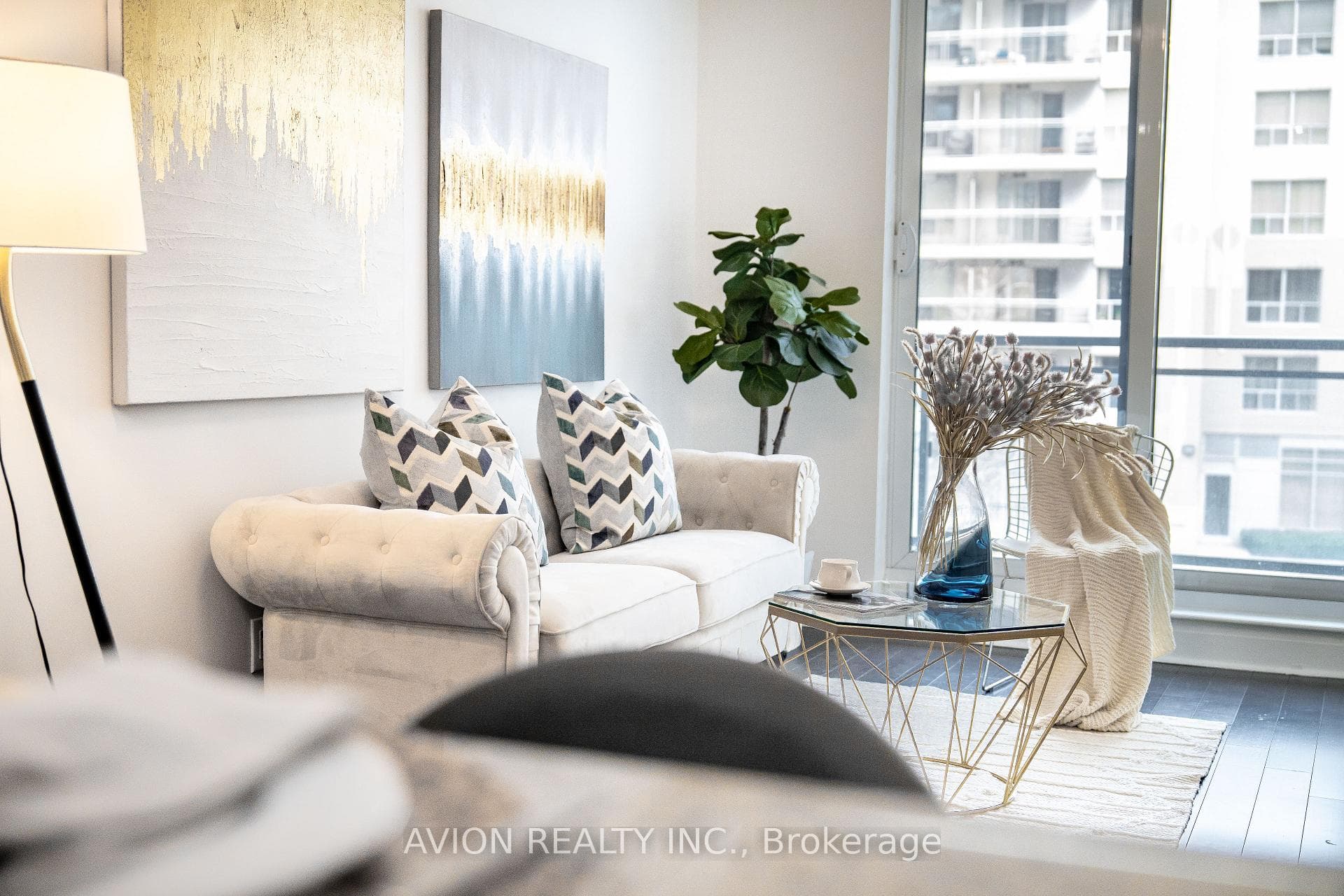 17 Kenaston Gardens Unit 202 photo 1