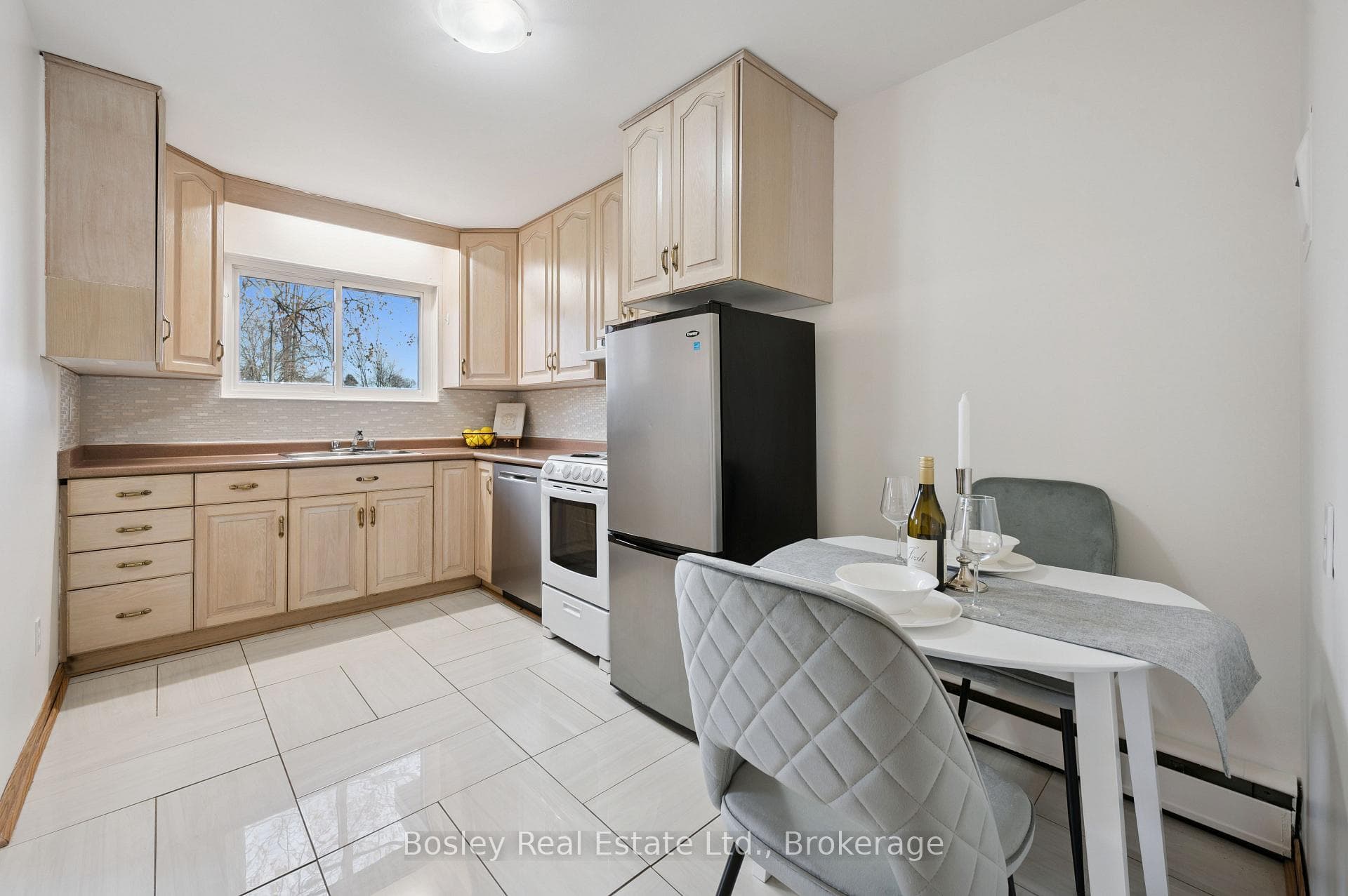 1 Sunnylea Crescent Unit 2 photo 15