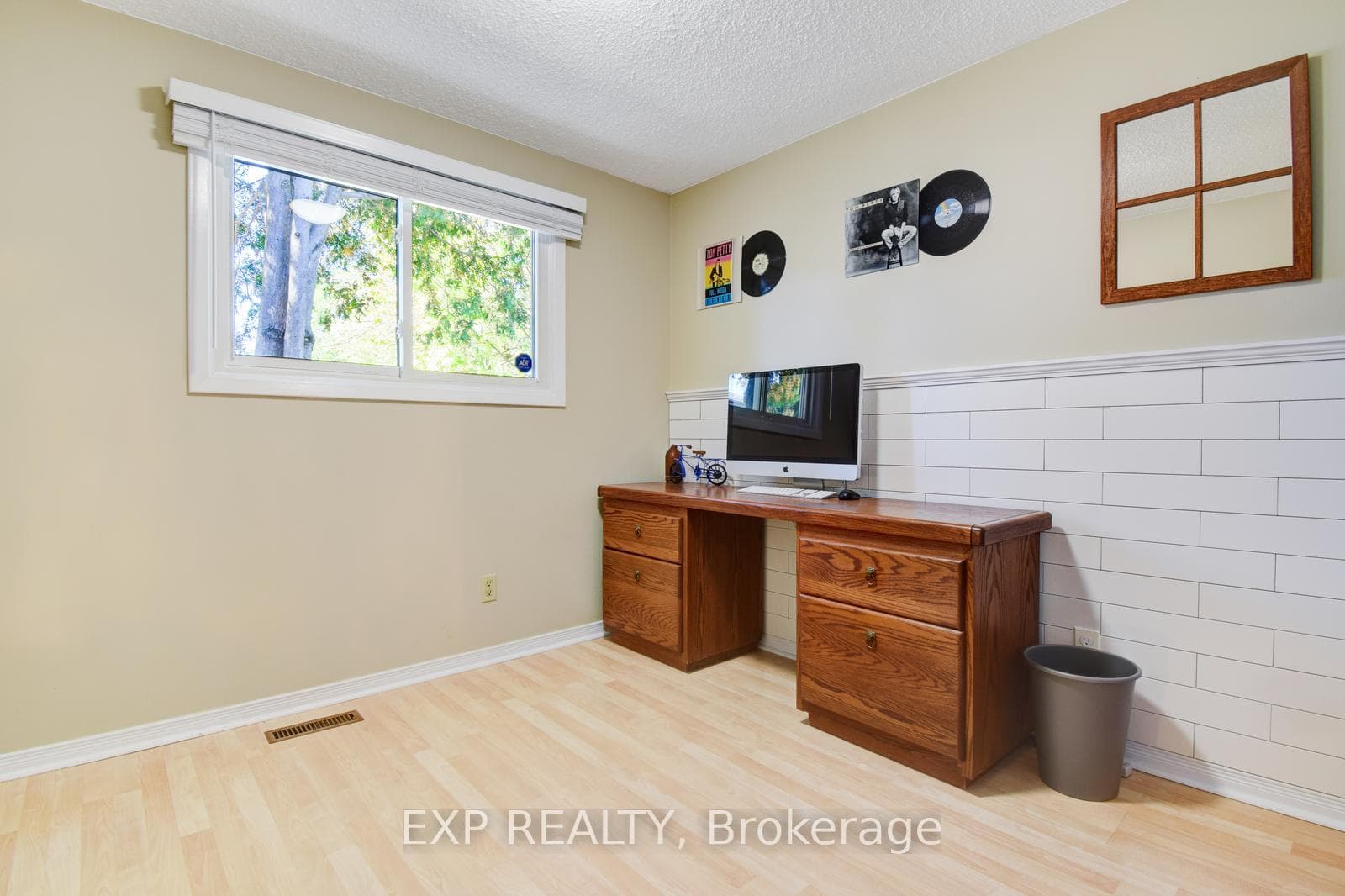 65 BRENDAWOOD Crescent photo 21