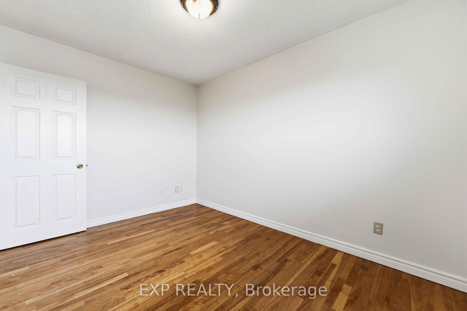 2473 Walkley Road photo 27