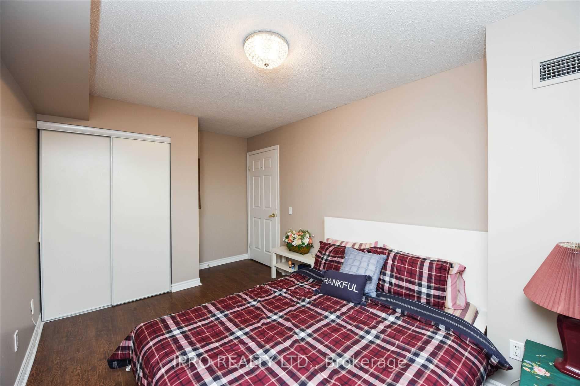 35 Kingsbridge Garden Circle Unit 1406 photo 18