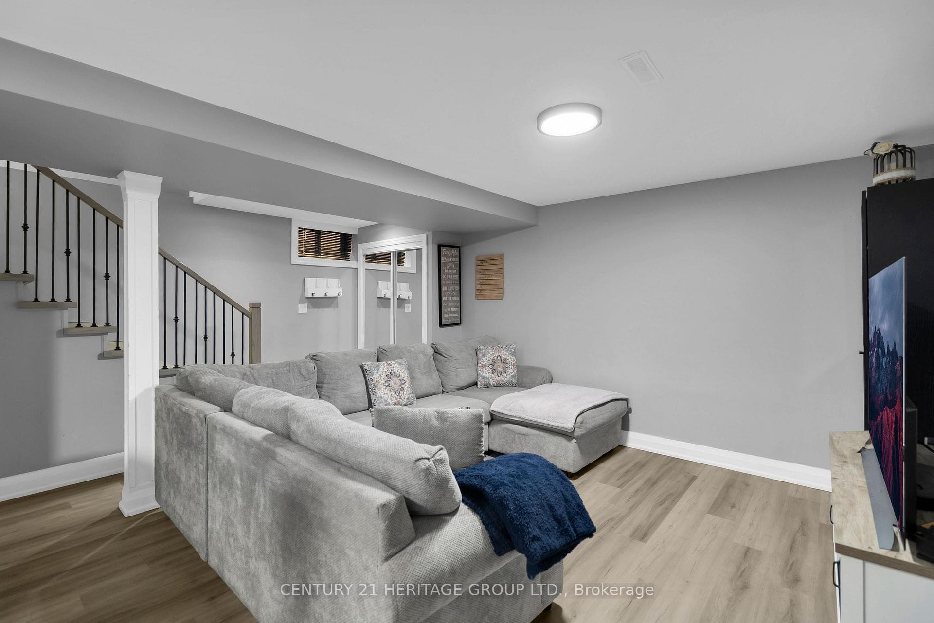 33 Sanderstead Avenue photo 30
