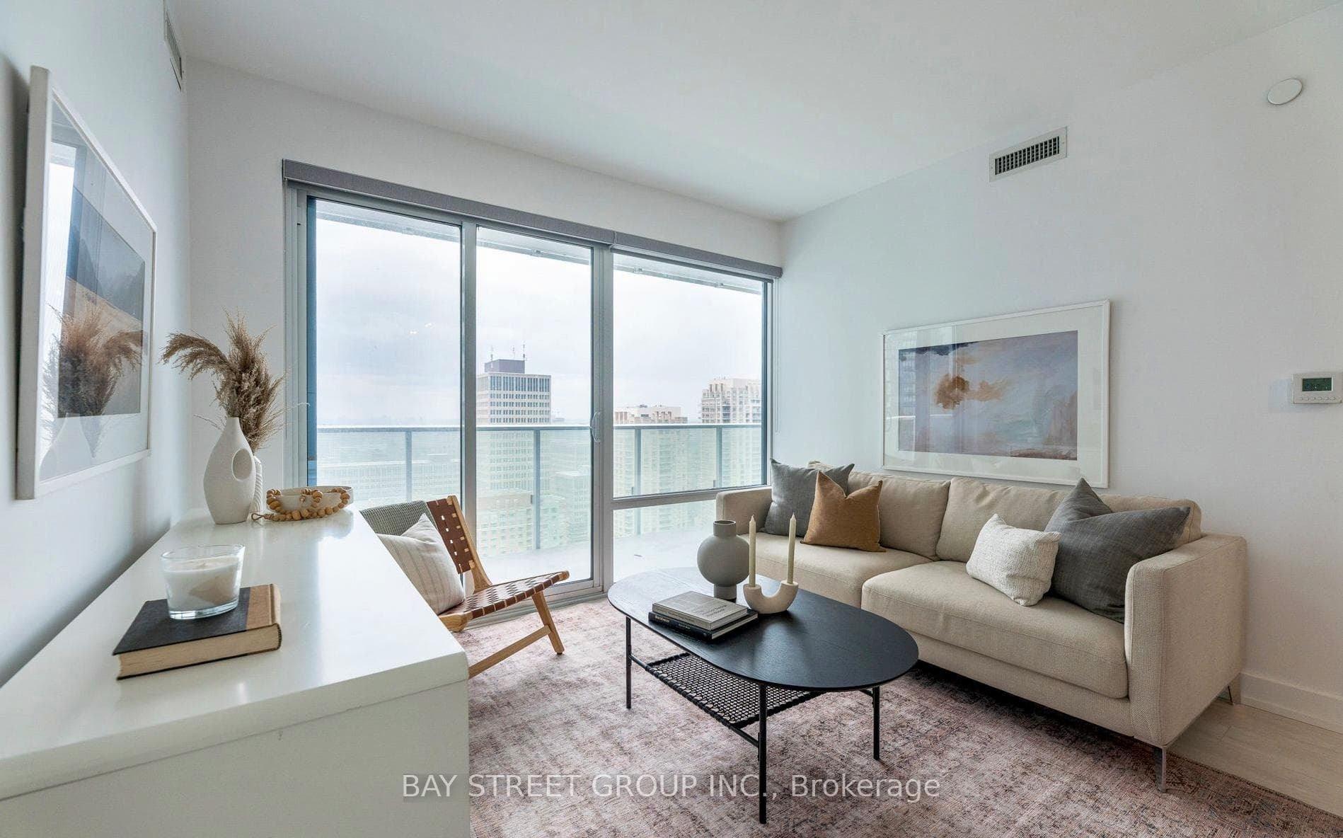 501 Yonge Street Unit 1812 photo 5