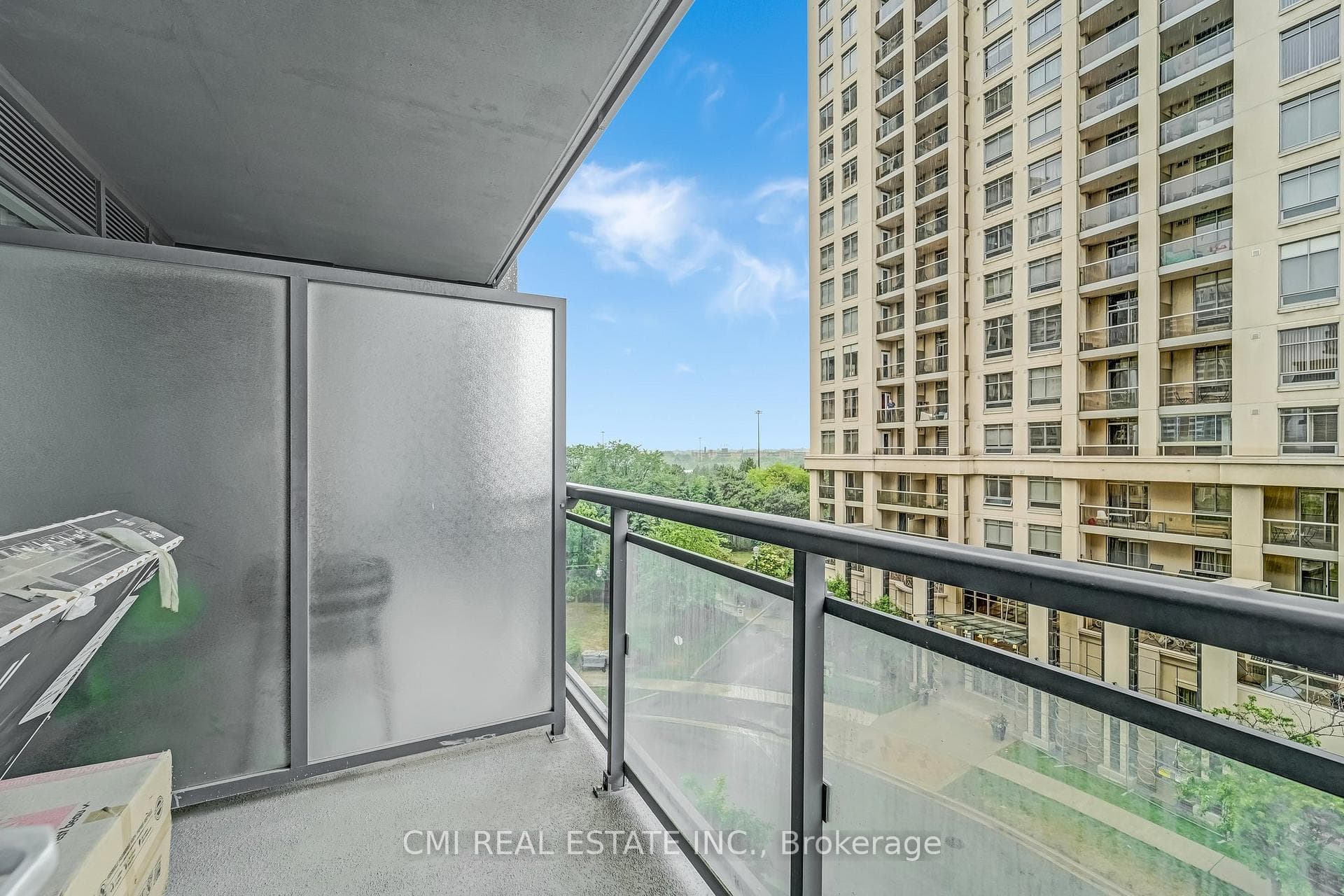 17 Kenaston Gardens Unit 509 photo 22