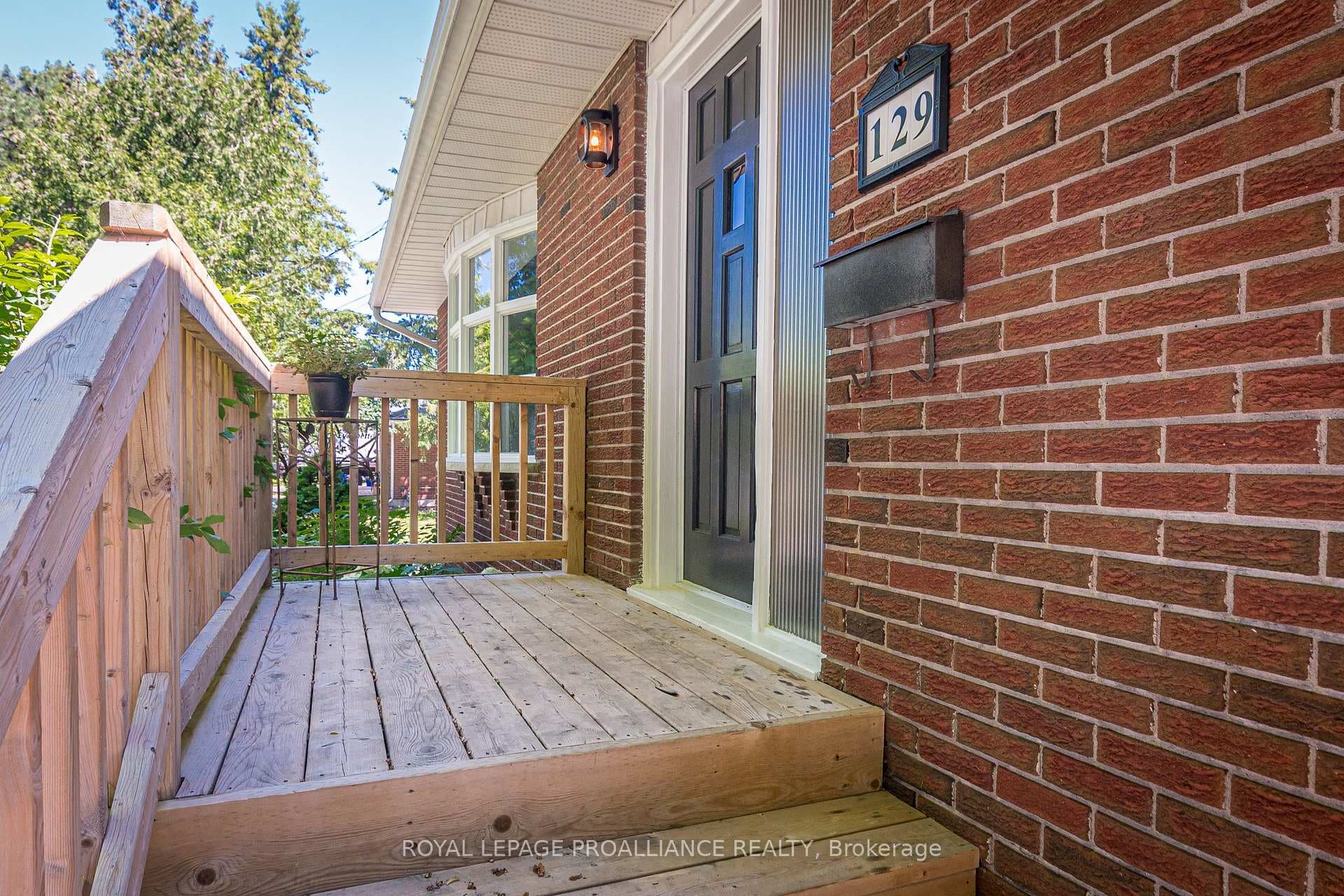 129 Wiley Street photo 4