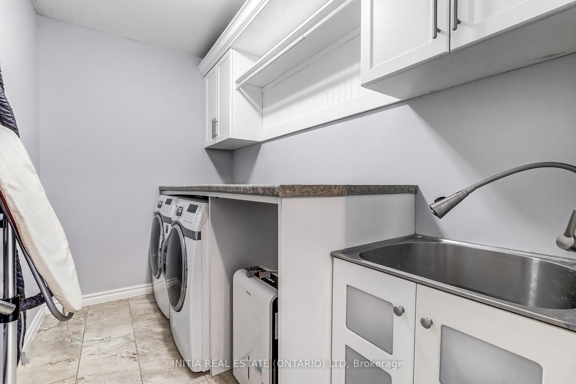 1082 Oakcrossing Road photo 18