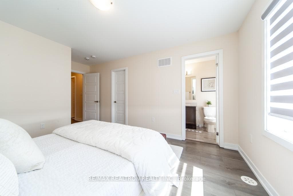 250 FINCH Avenue Unit 406 photo 30