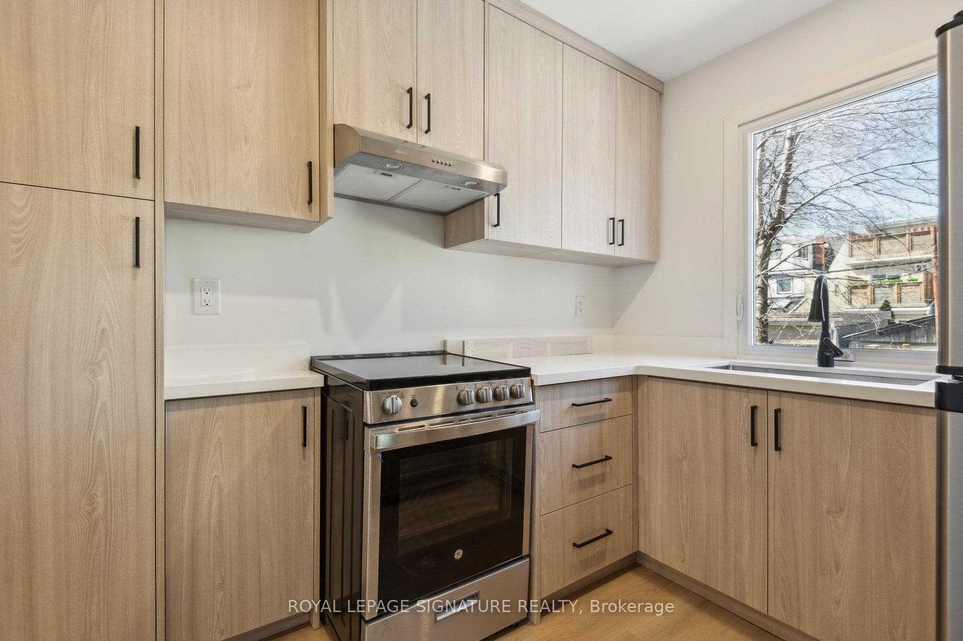 176 Gillard Avenue photo 19