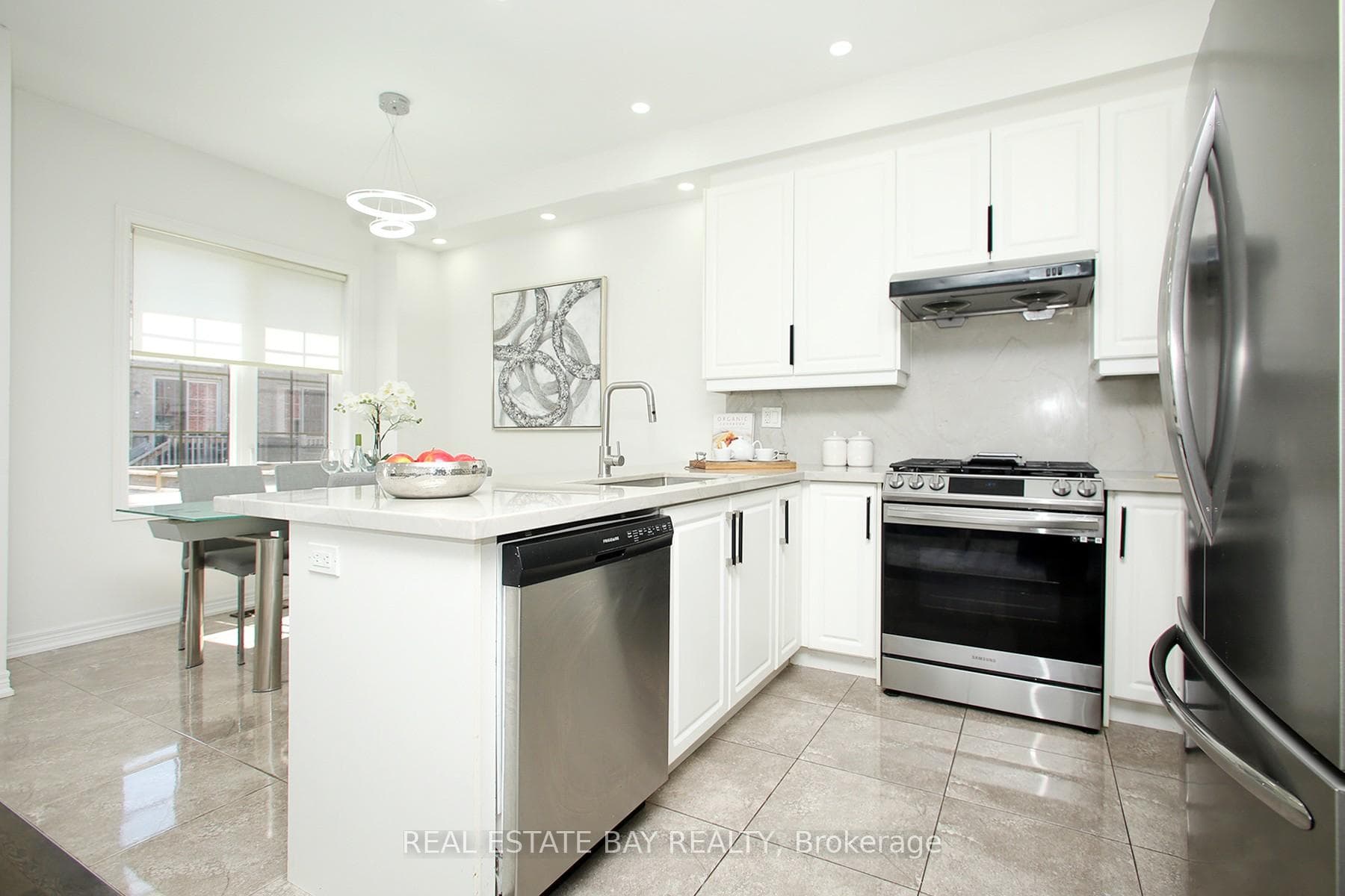 25 Sibella Way photo 4