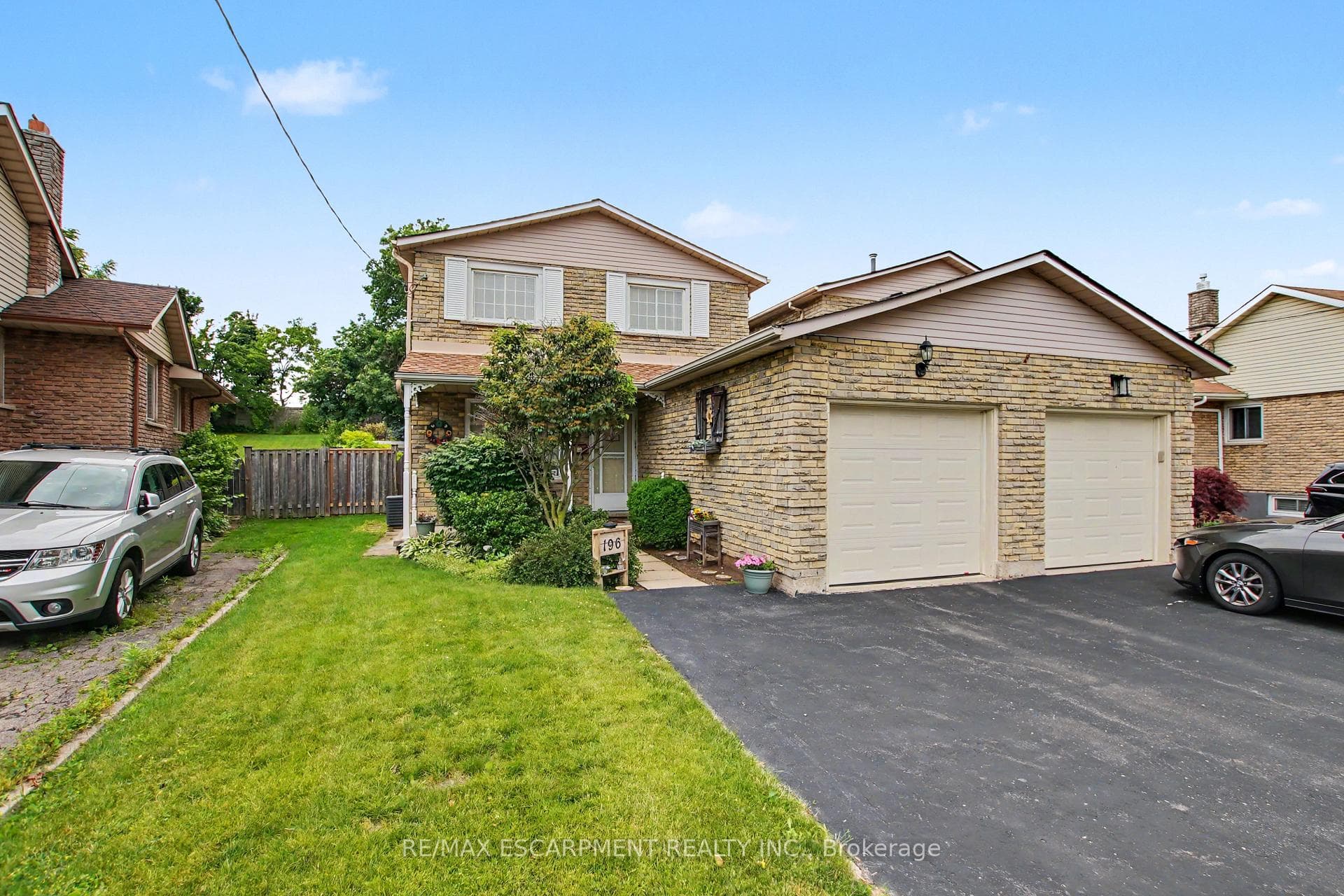 196 Guildwood Drive photo 2