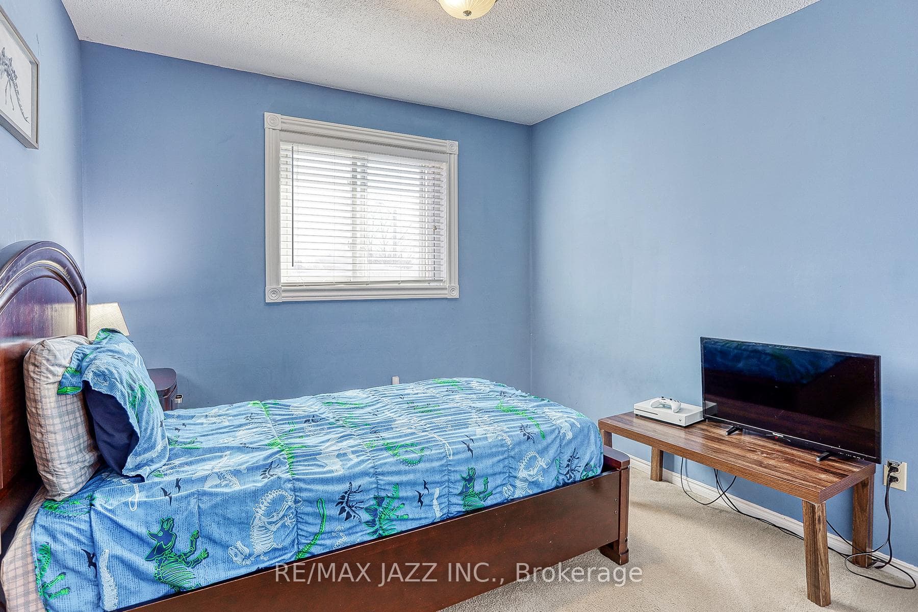 824 Lavis Street photo 19