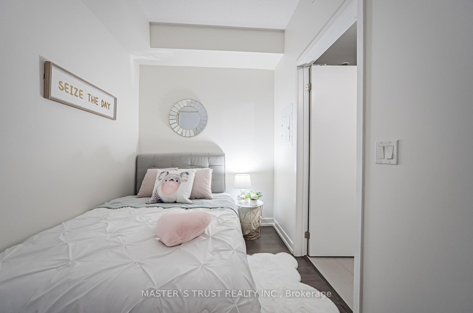 89 Dunfield Avenue Unit 801 photo 15