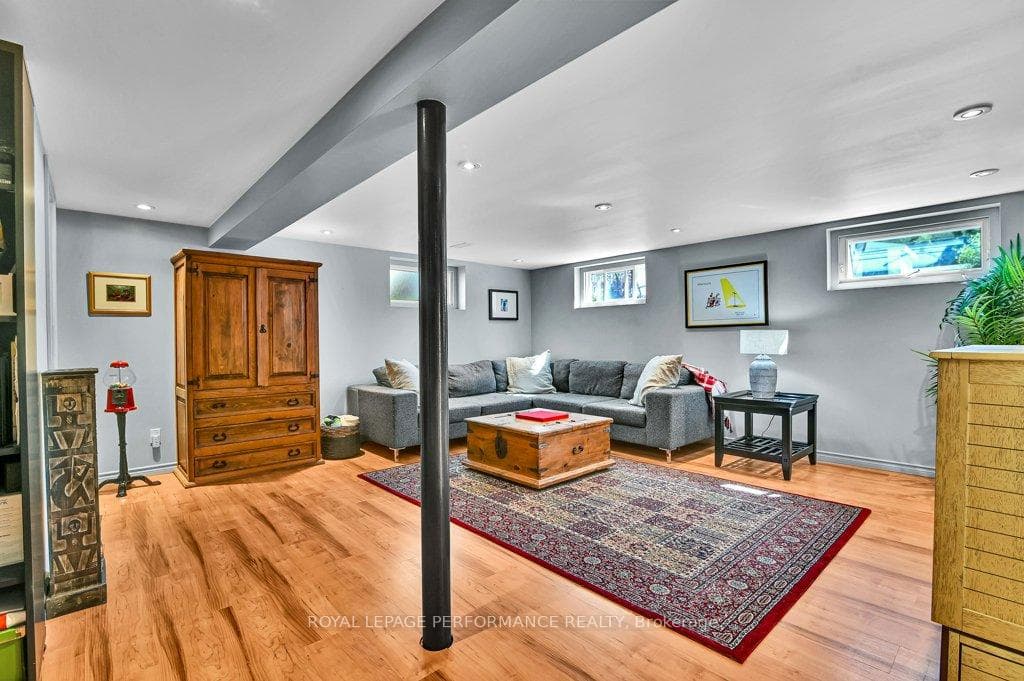 943 Arkell Street photo 22