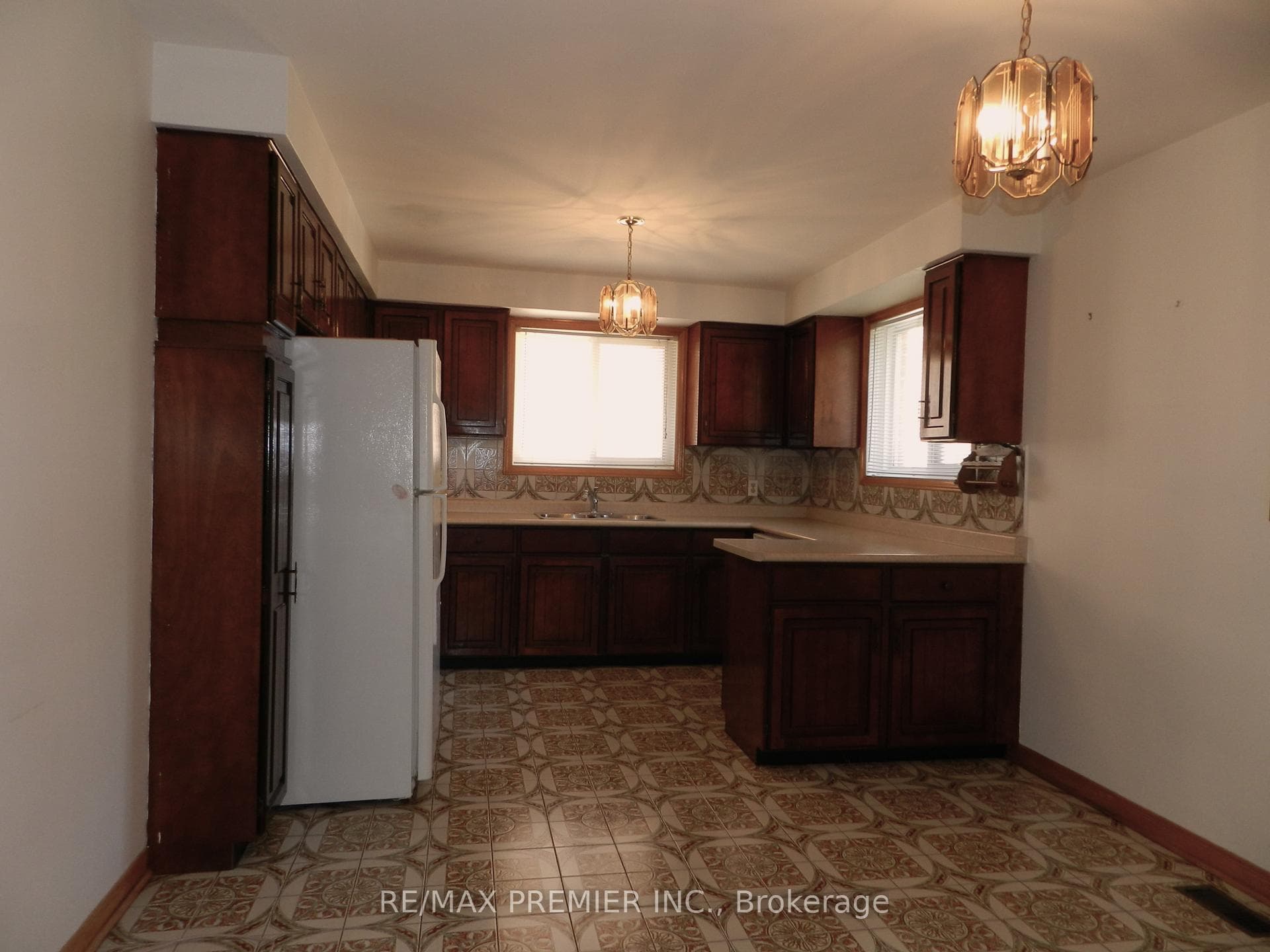 36 Willis Road photo 4