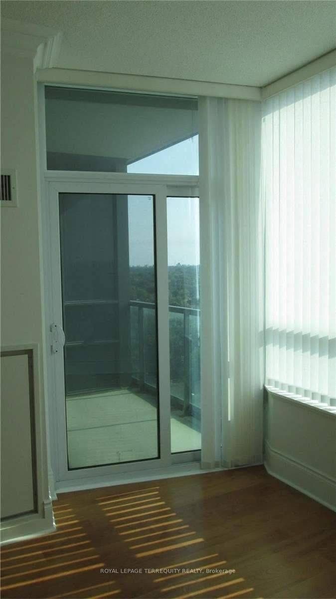 15 Greenview Avenue Unit 1609 photo 8