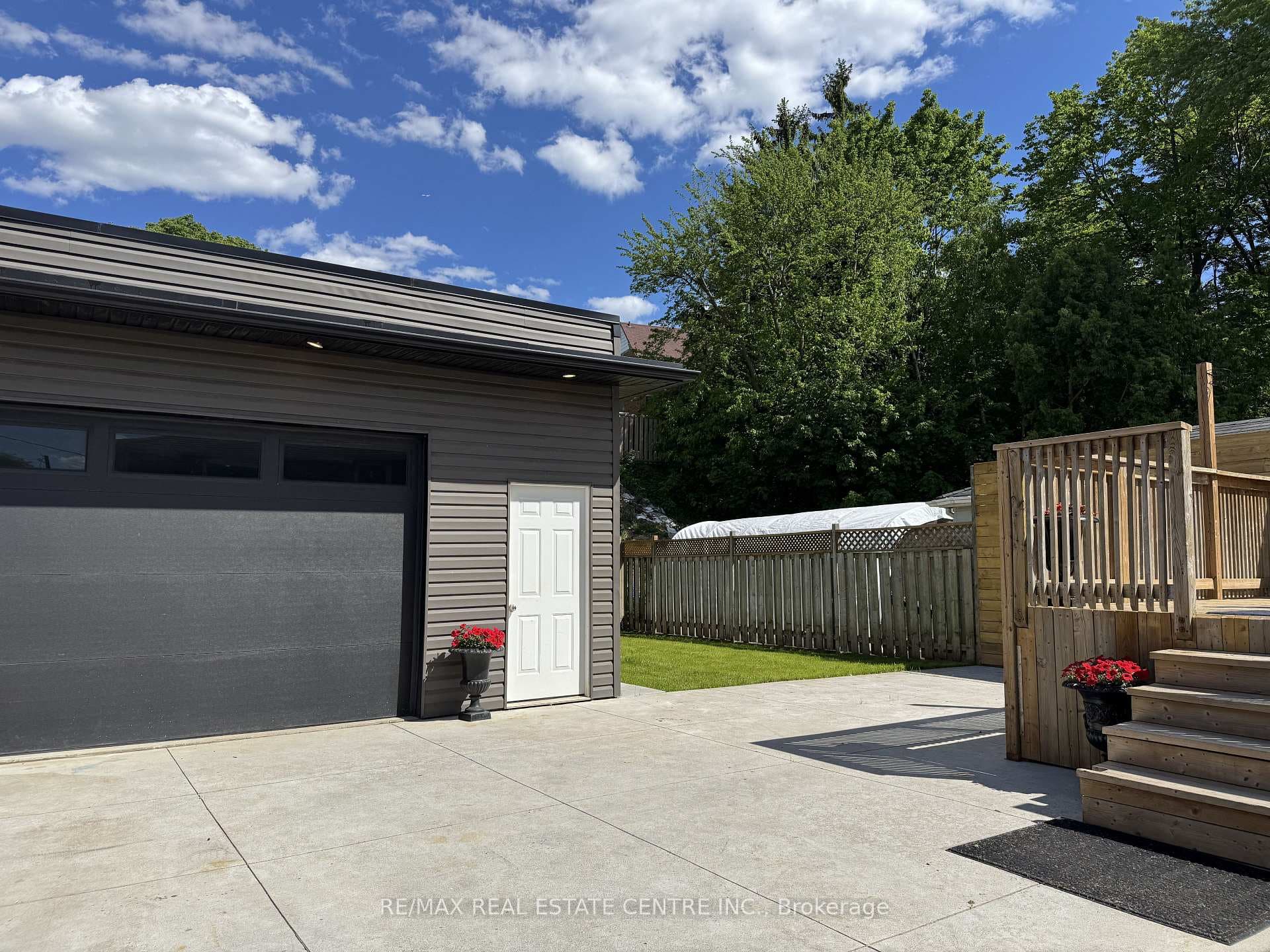 75 Cynthia Road photo 46