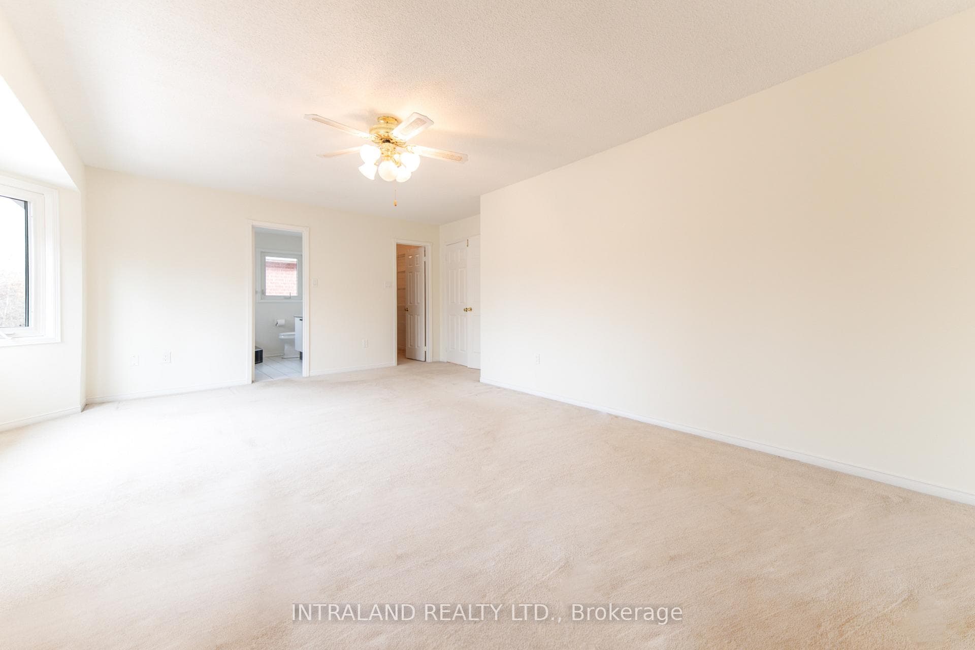 109 Vivians Crescent photo 24