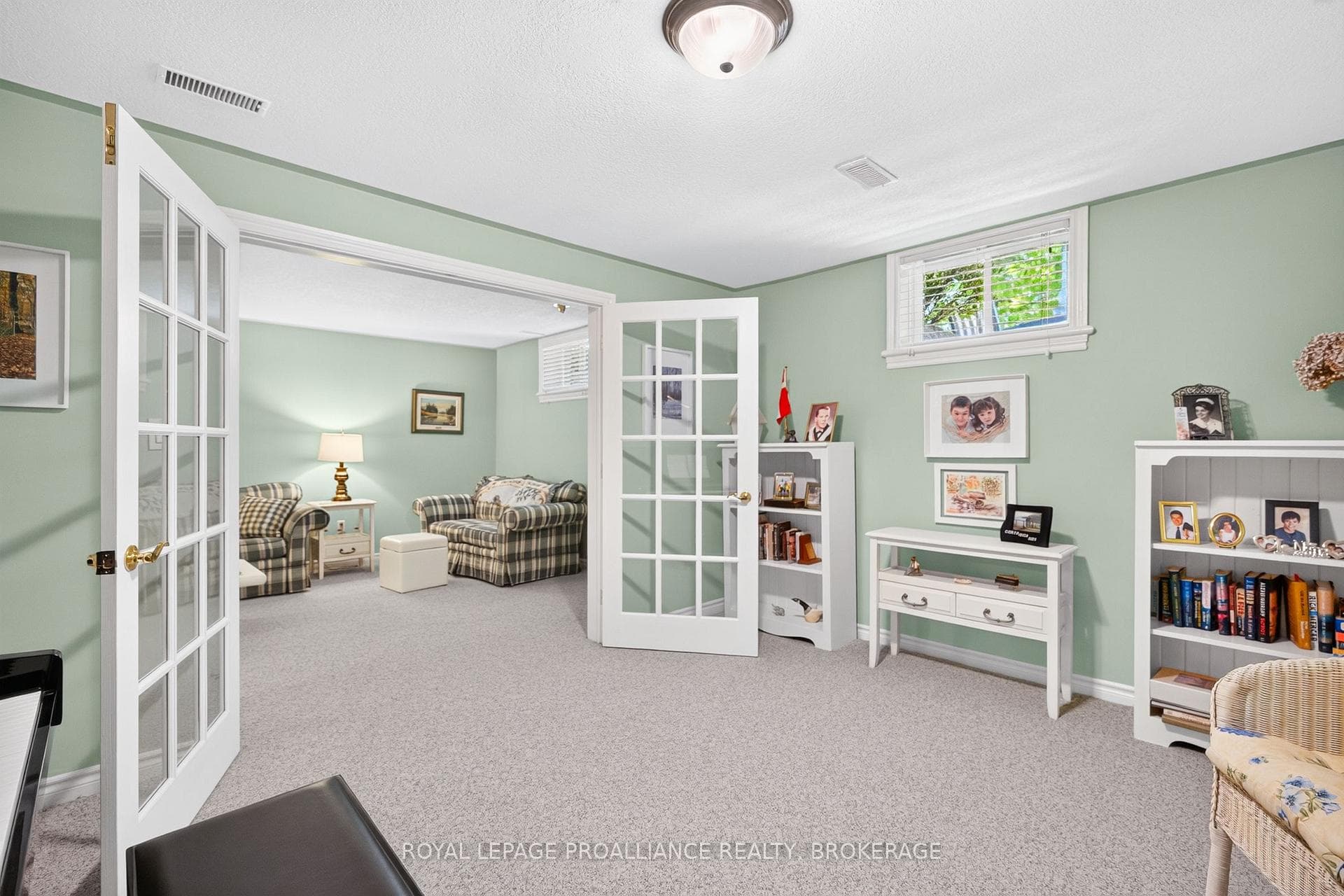 657 Roosevelt Drive photo 27