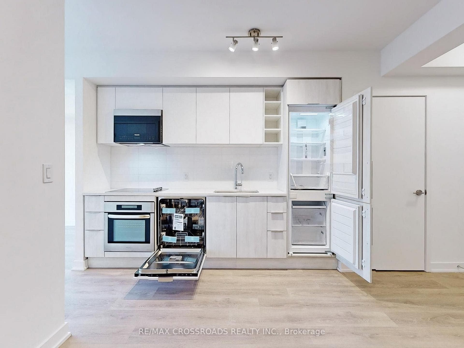 2033 Kennedy Road Unit 3303 photo 10