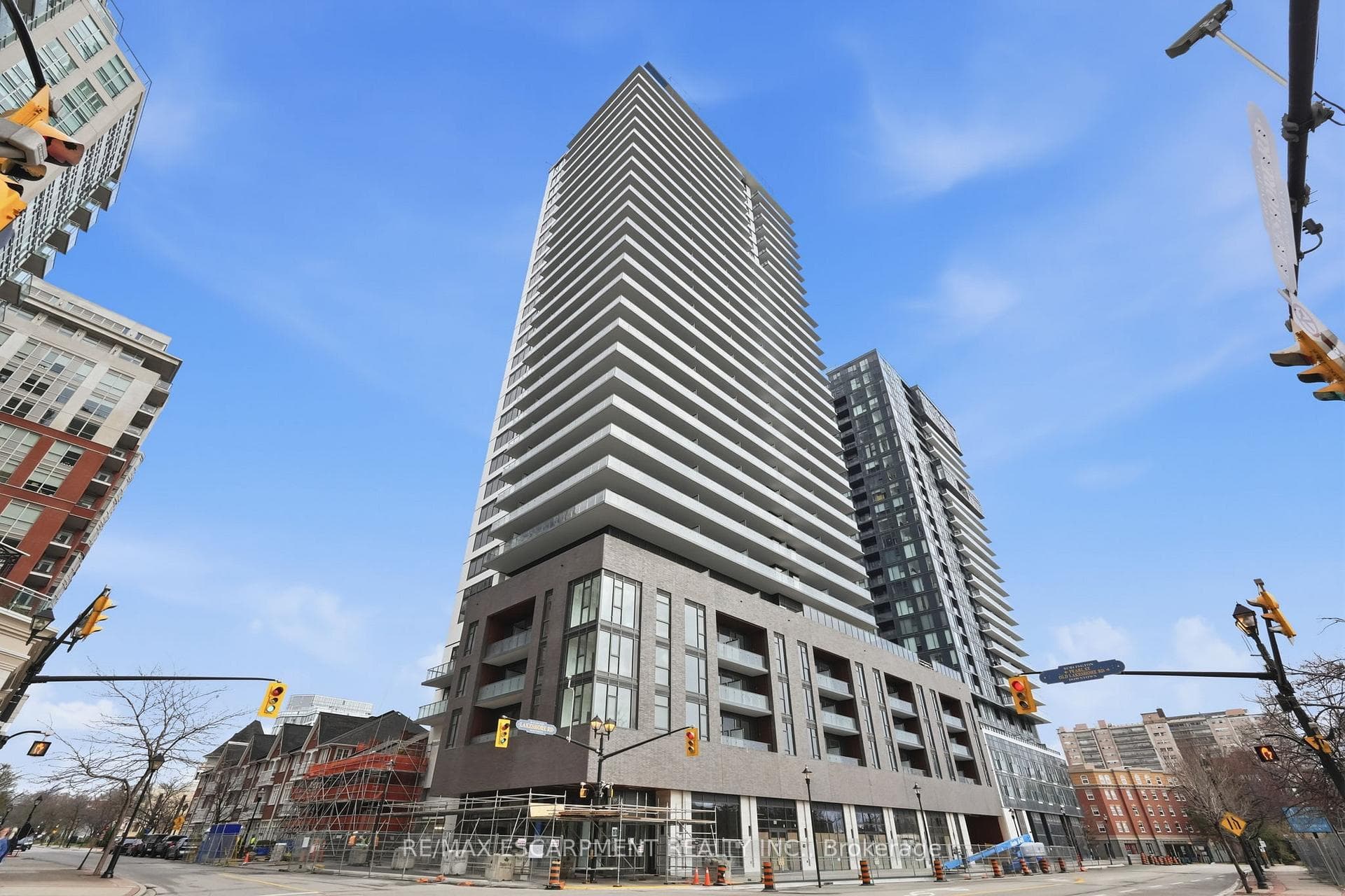 2075 Lakeshore Road Unit 606 photo 1