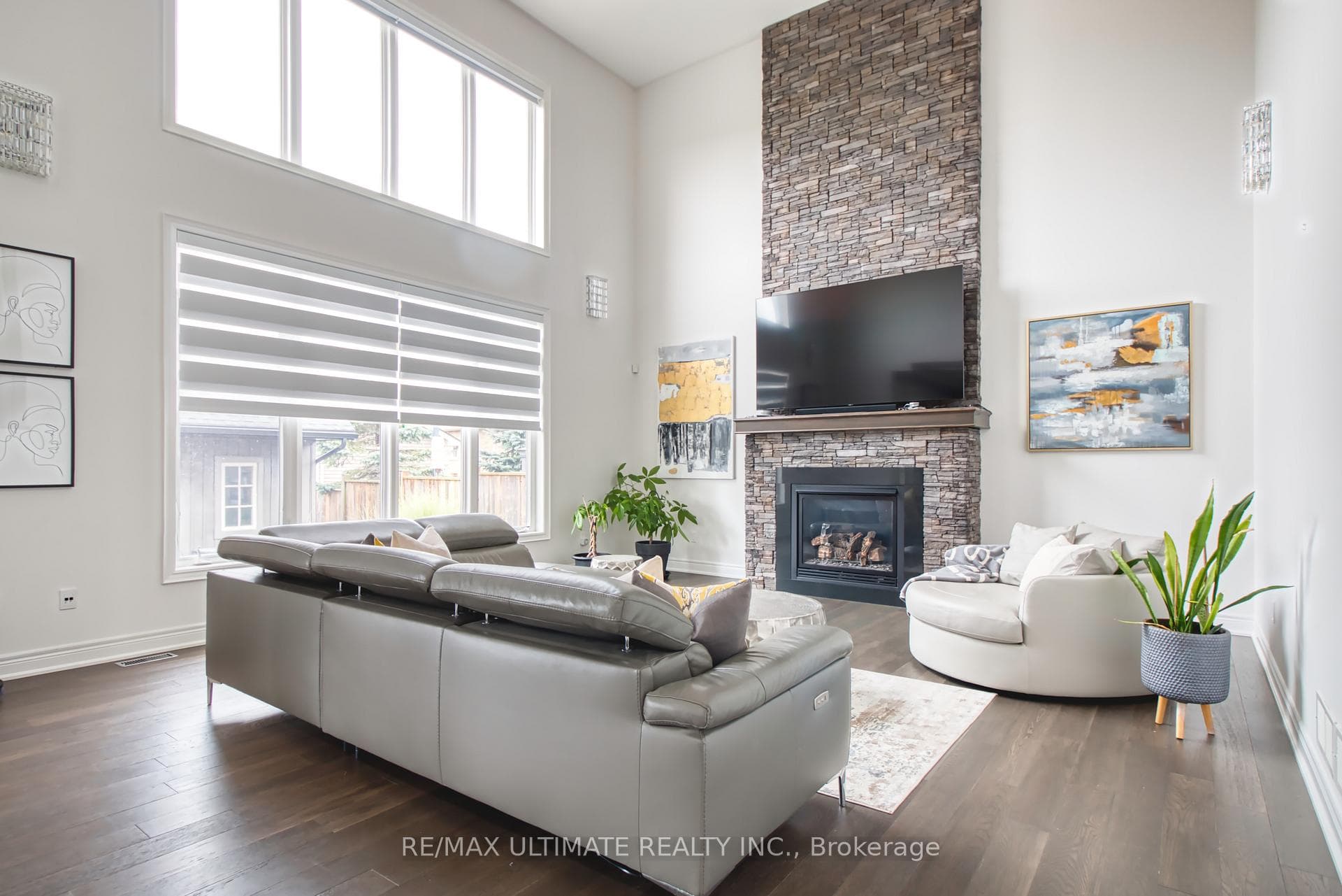255 Colbeck Drive photo 2