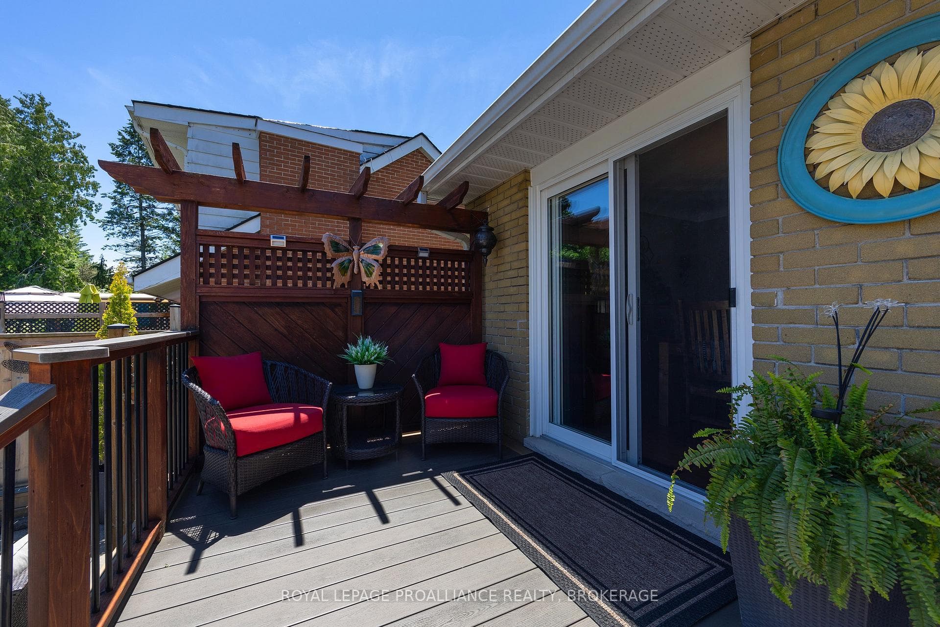 317 Avenue Road photo 14