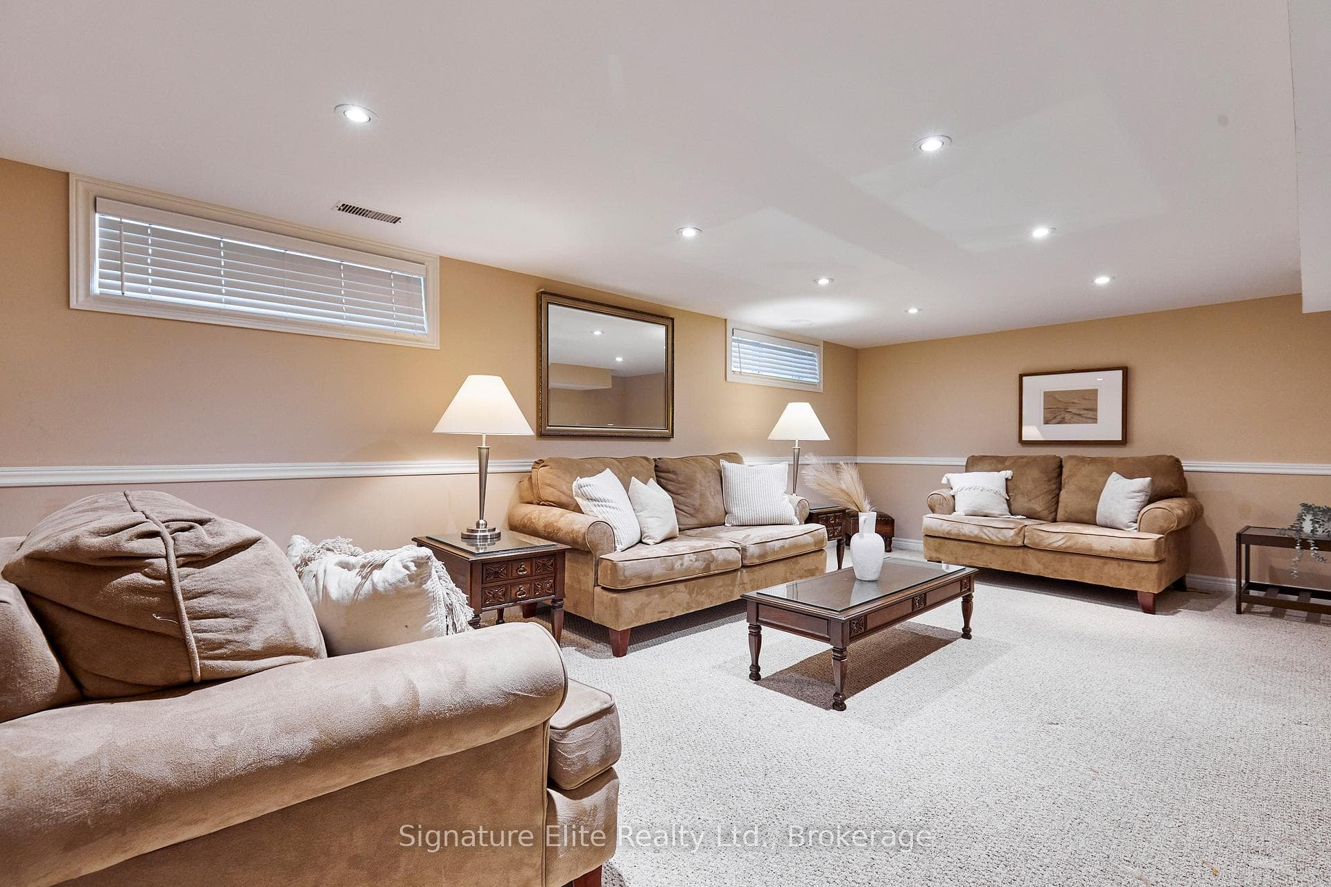 10 Bardwell Crescent photo 38