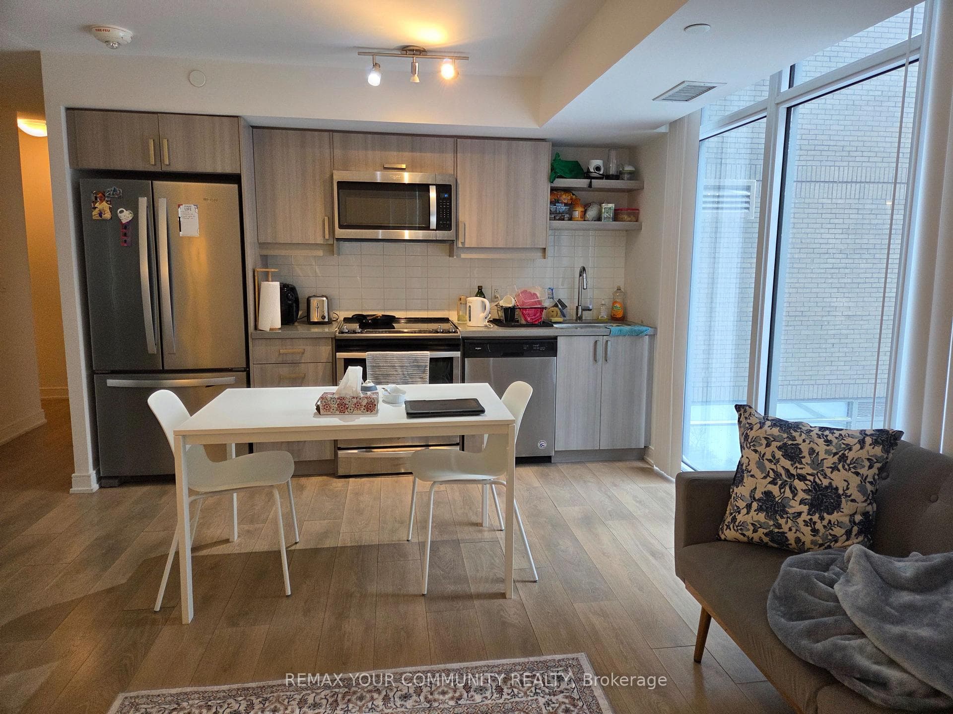 50 Wellesley Street Unit 302 photo 5