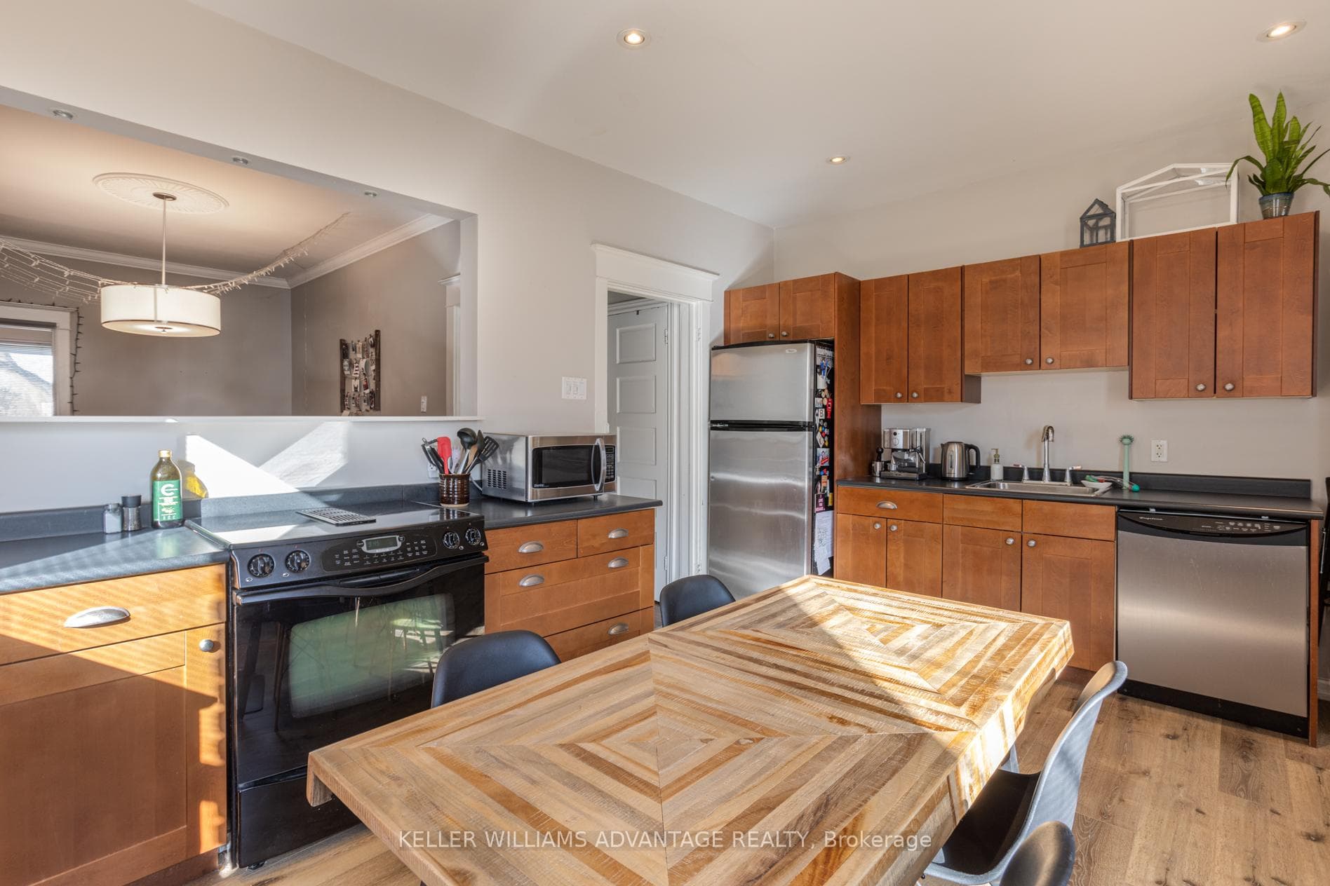 49 Greenwood Avenue Unit Main photo 6