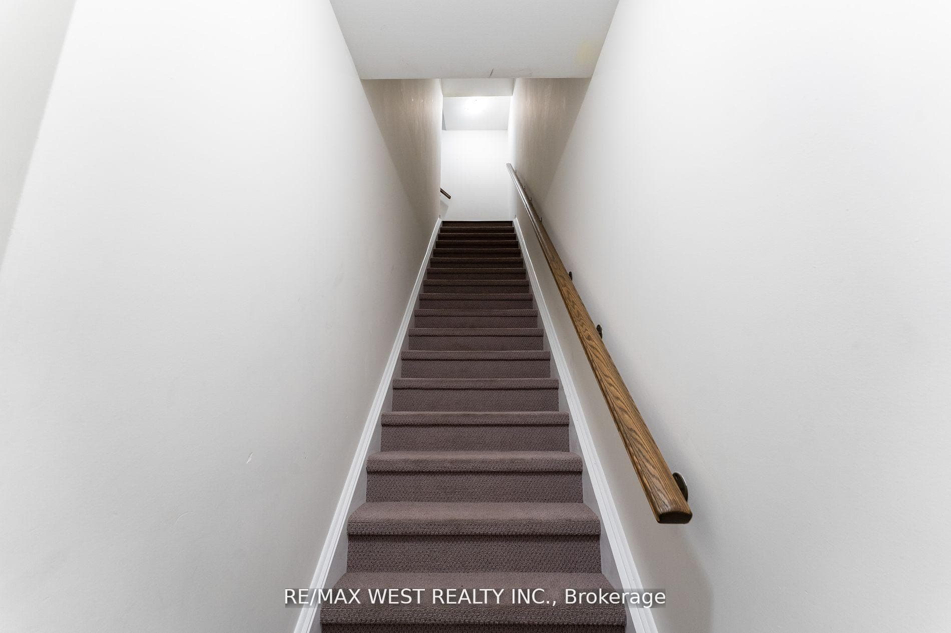 95 Eastwood Park Gardens Unit 14 photo 6
