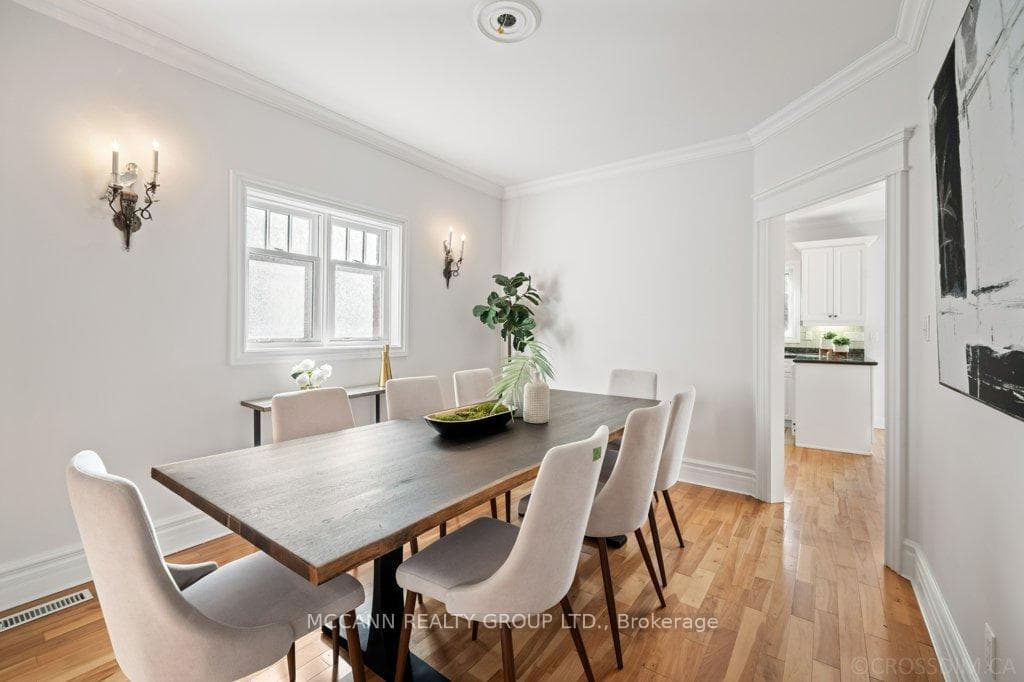 29 Roe Avenue photo 6