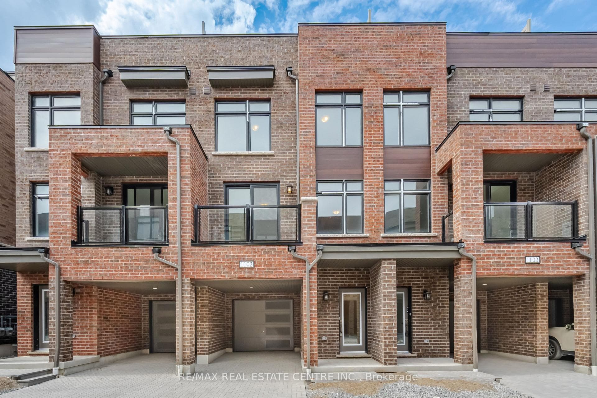 1865 Pickering Parkway Unit 1102 photo 1