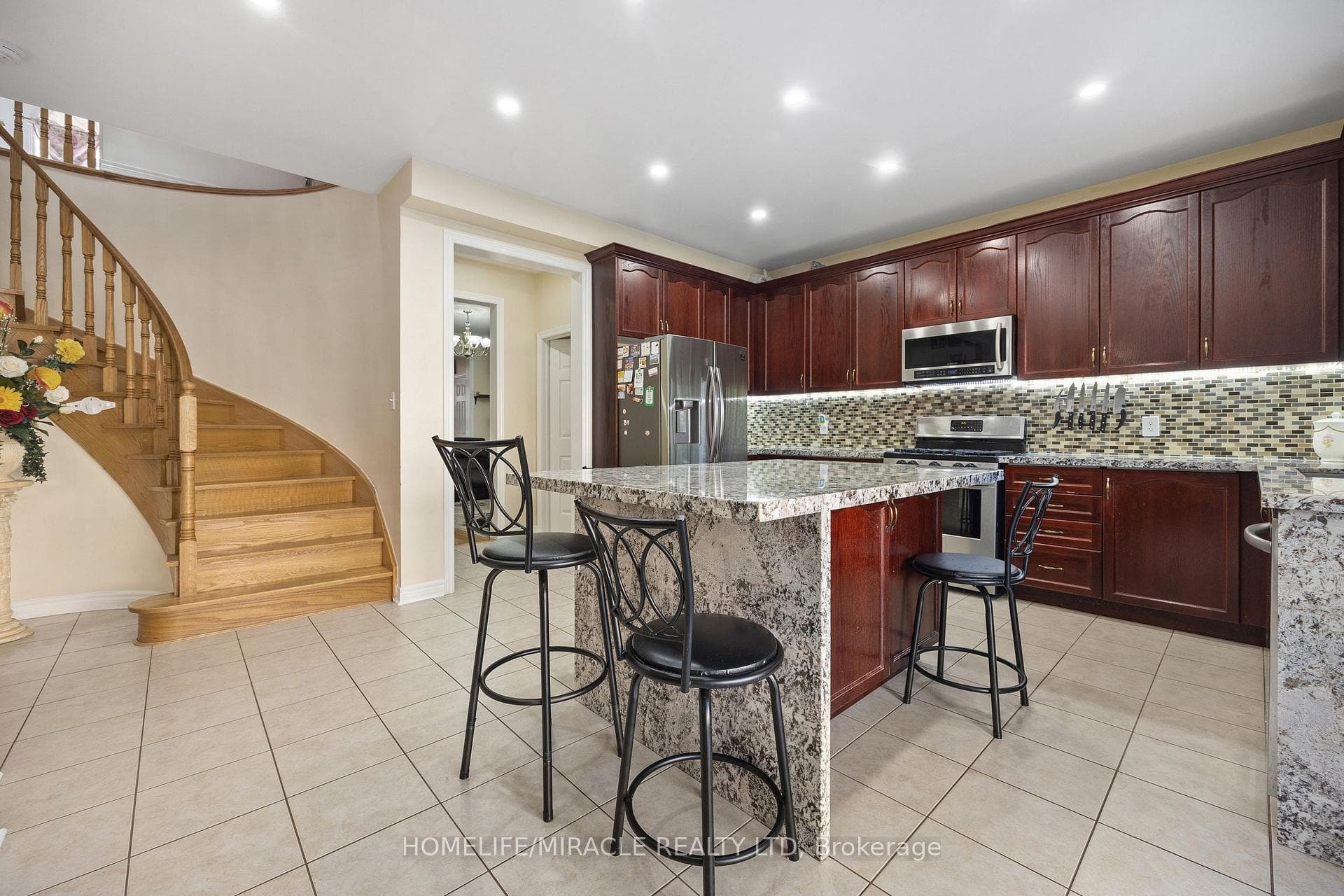 31 Game Creek Crescent photo 13